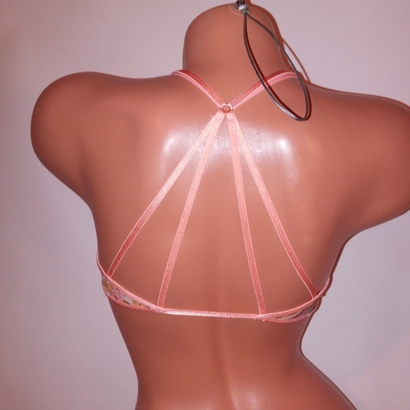 2/$25 Victoria Secret Bralette‎ - Picture 7 of 8